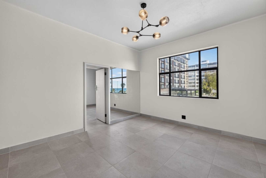 1 Bedroom Property for Sale in Sea Point Western Cape